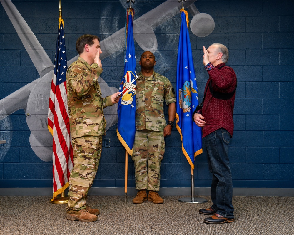 910th AW strengthens community bonds with new honorary commanders