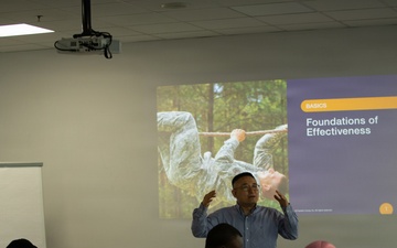 3ID Chaplin presents Soldiers Readiness and Resilence training