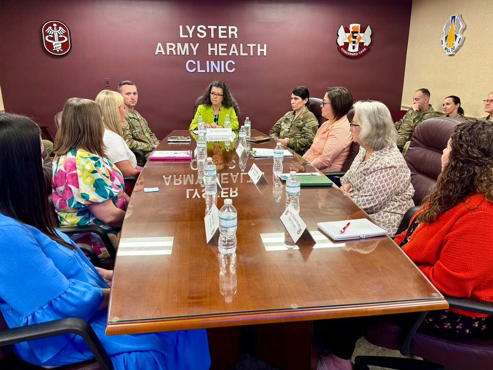 Mrs. Kimberly Weimer, Spouse of SMA Weimer, visits Lyster Army Health Clinic