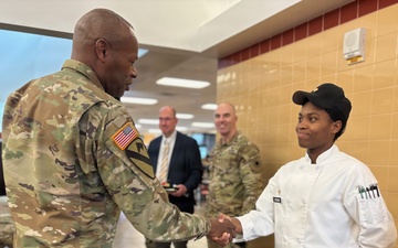 JBLM shows off services to IMCOM commander
