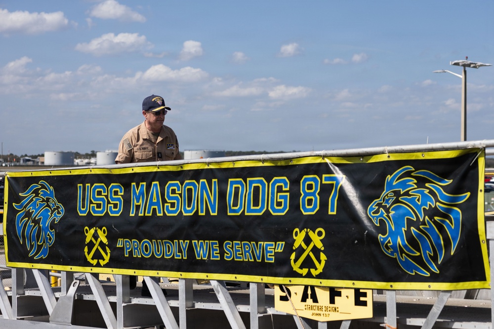 Naval Surface Force Atlantic (COMNAVSURFLANT) Visits Naval Station Mayport