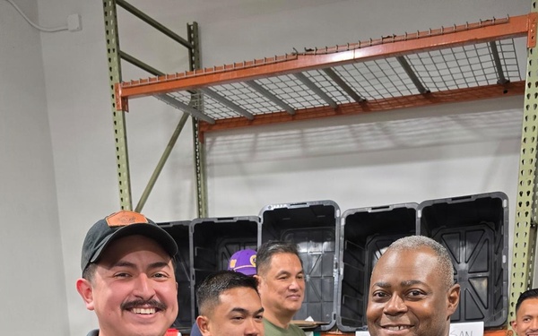 NAVSUP FLC Jacksonville ELRT Sailors receive awards