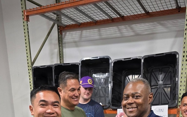 NAVSUP FLC Jacksonville ELRT Sailors receive awards