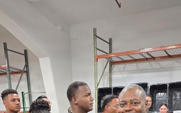 NAVSUP FLC Jacksonville ELRT Sailors receive awards