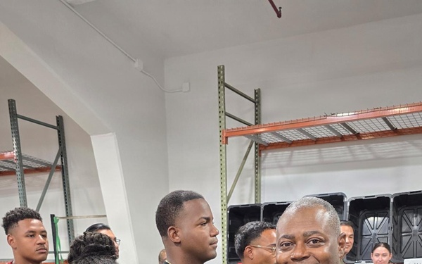 NAVSUP FLC Jacksonville ELRT Sailors receive awards