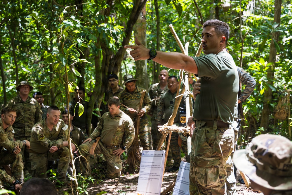 Jungle Operations Training Course - Panama 26-04: Primitive Fire