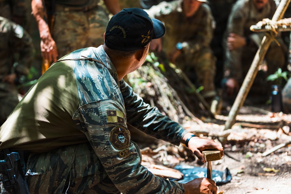 Jungle Operations Training Course - Panama 26-04: Primitive Fire