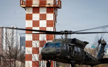 3-2 GSAB Conducts Sling Load Operations in Support of Engineers During Freedom Shield