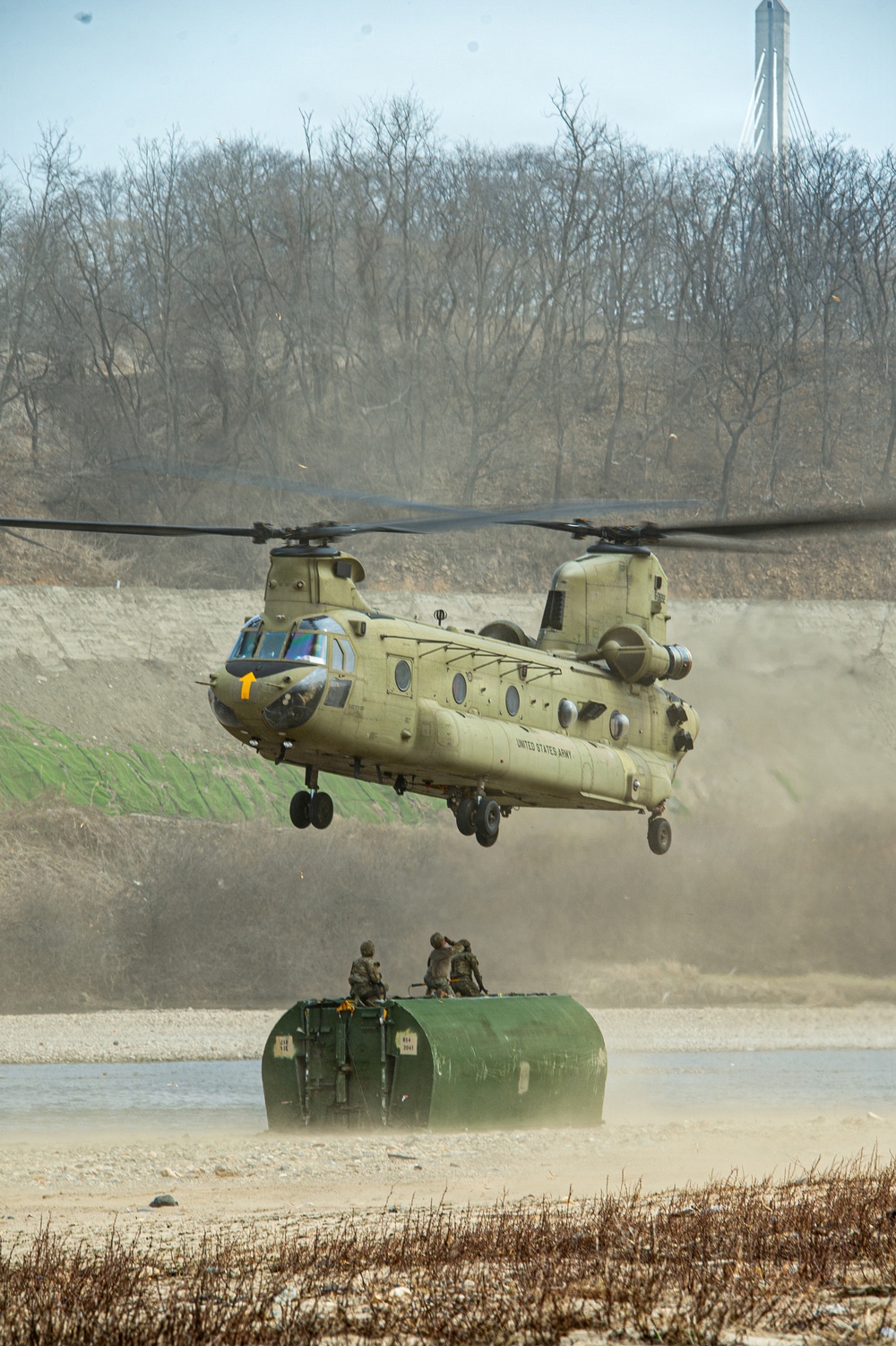 3-2 GSAB Conducts Sling Load Operations in Support of Engineers During Freedom Shield