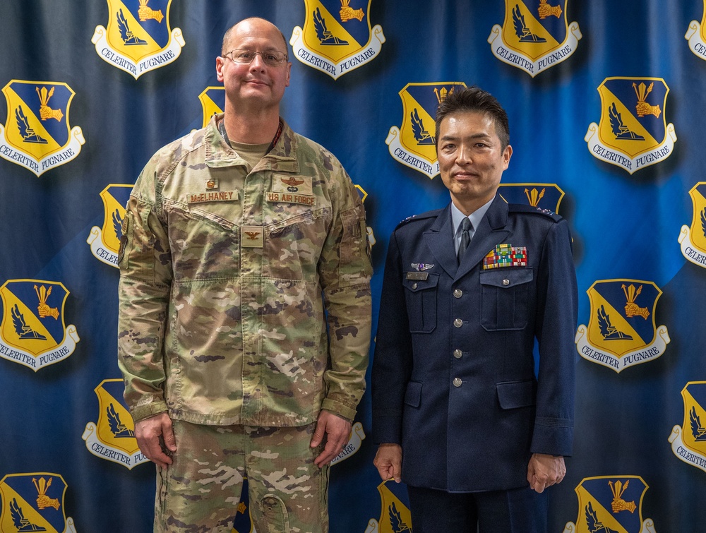 JASDF OSW commander bids farewell to 374 AW