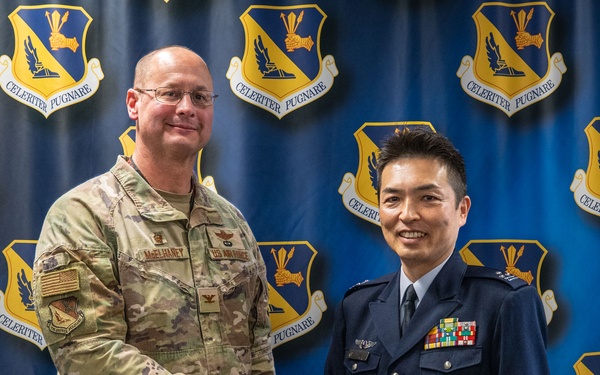 JASDF OSW commander bids farewell to 374 AW