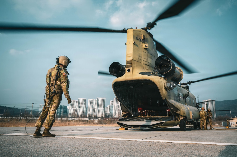 2nd Combat Aviation Brigade Conducts Combined Air Assault Training