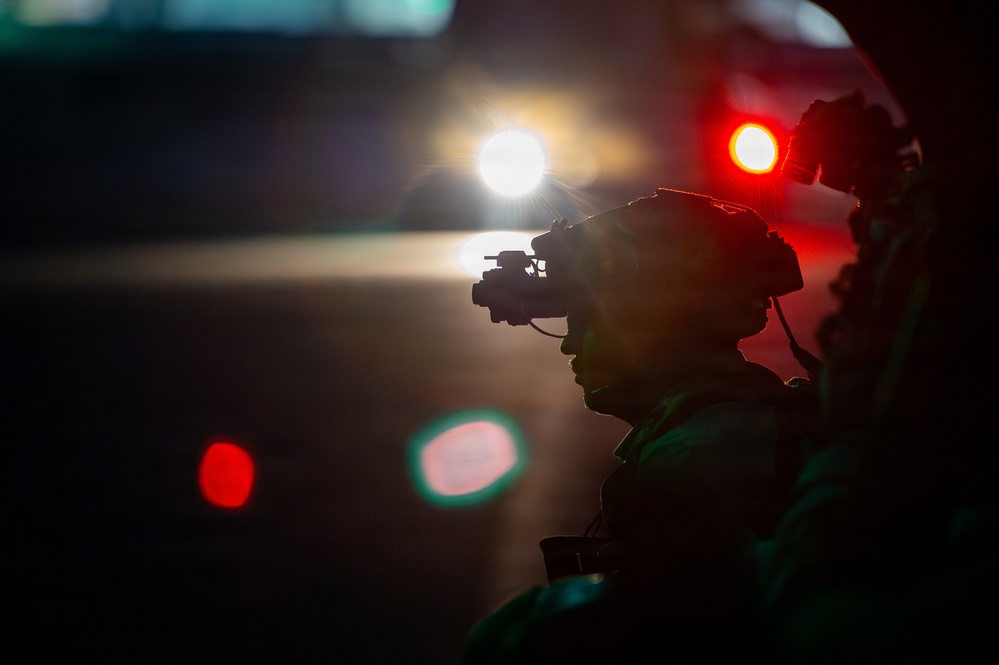 2nd Combat Aviation Brigade Conducts Combined Air Assault Training