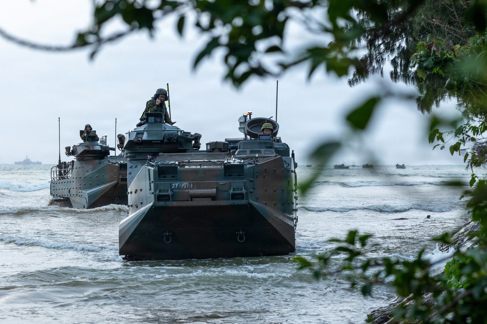 U.S., Japan Amphibious Tactical Vehicle Landings