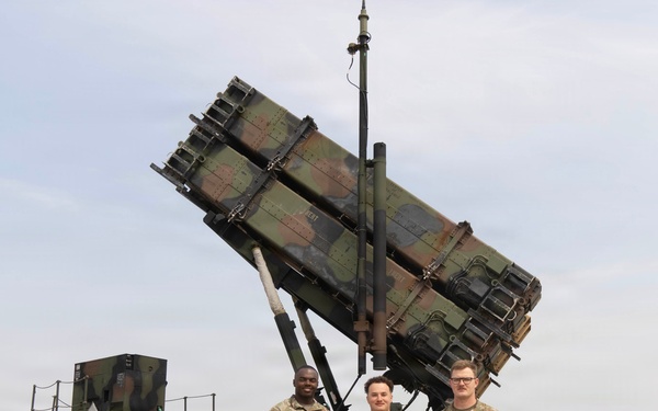 6th Battalion, 52nd Air Defense Artillery Regiment Showcases Air Defense Capabilities to Students at Osan Elementary School.