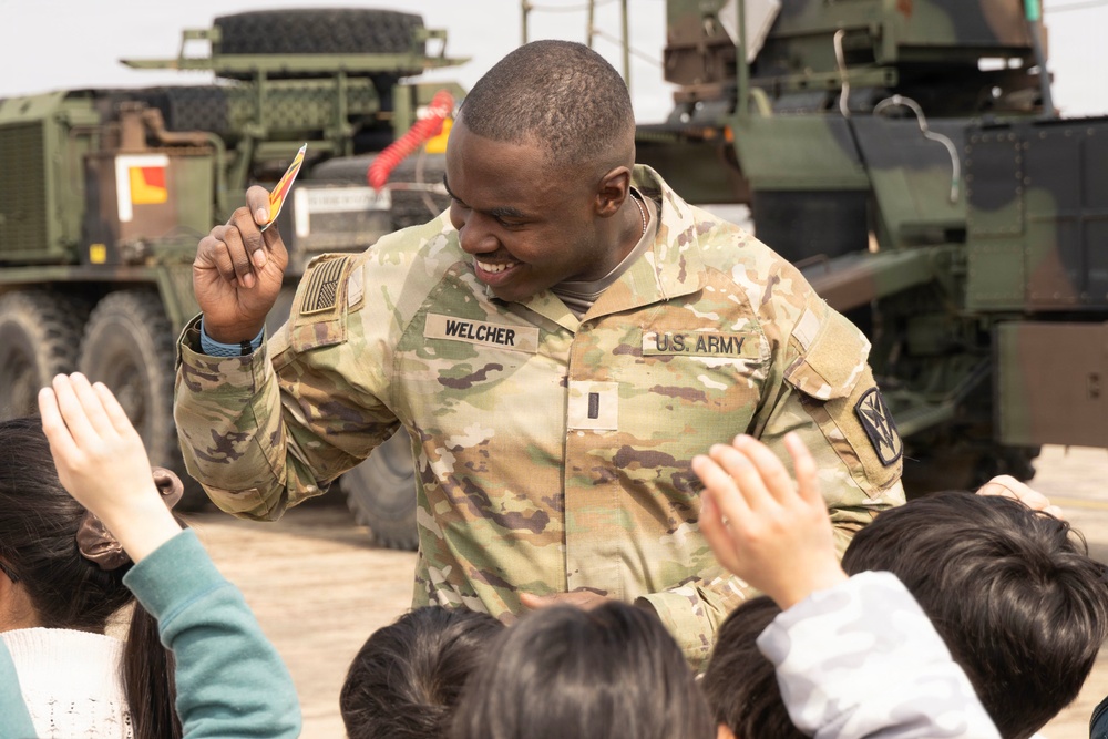 6th Battalion, 52nd Air Defense Artillery Regiment Showcases Air Defense Capabilities to Students at Osan Elementary School.