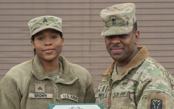 Soldiers from Headquarters and Headquarters Battery, 35th Air Defense Artillery Brigade Awarded Army Commendation Medal