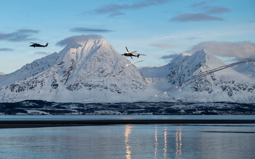 56th and 57th RQS execute CSAR training with Swedish rangers