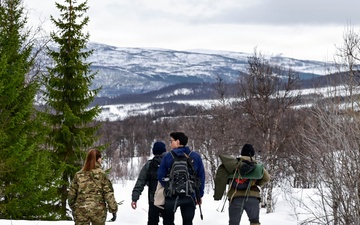 56th and 57th RQS execute CSAR training with Swedish rangers