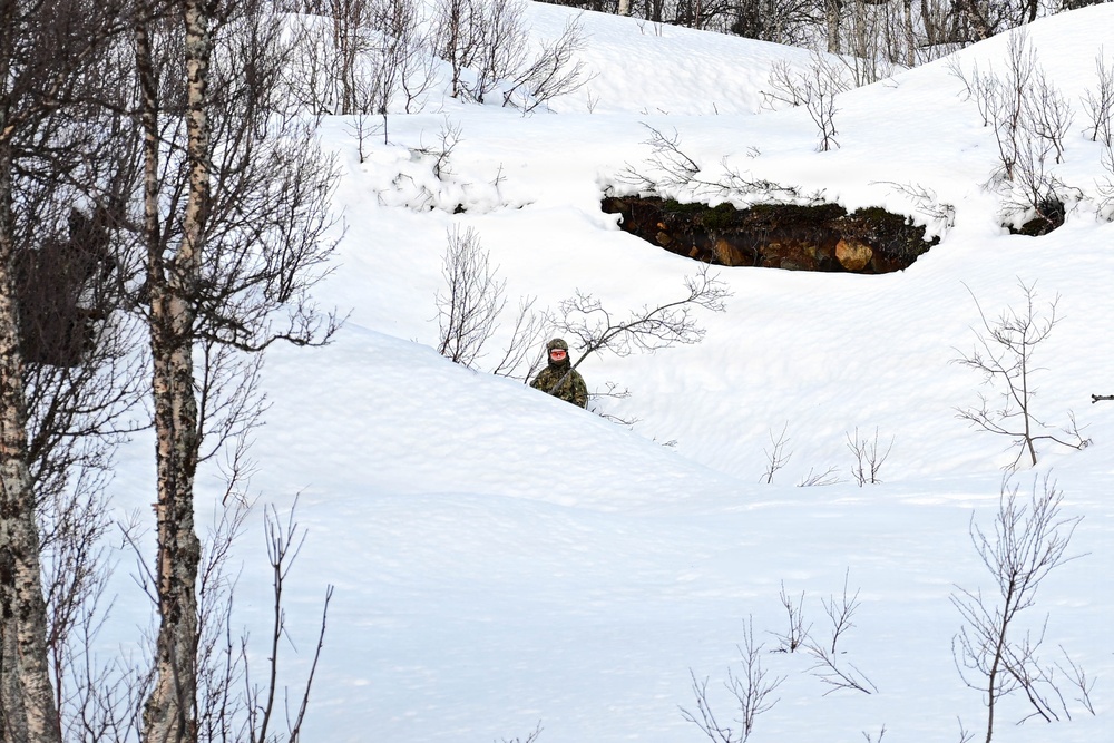 56th and 57th RQS execute CSAR training with Swedish rangers
