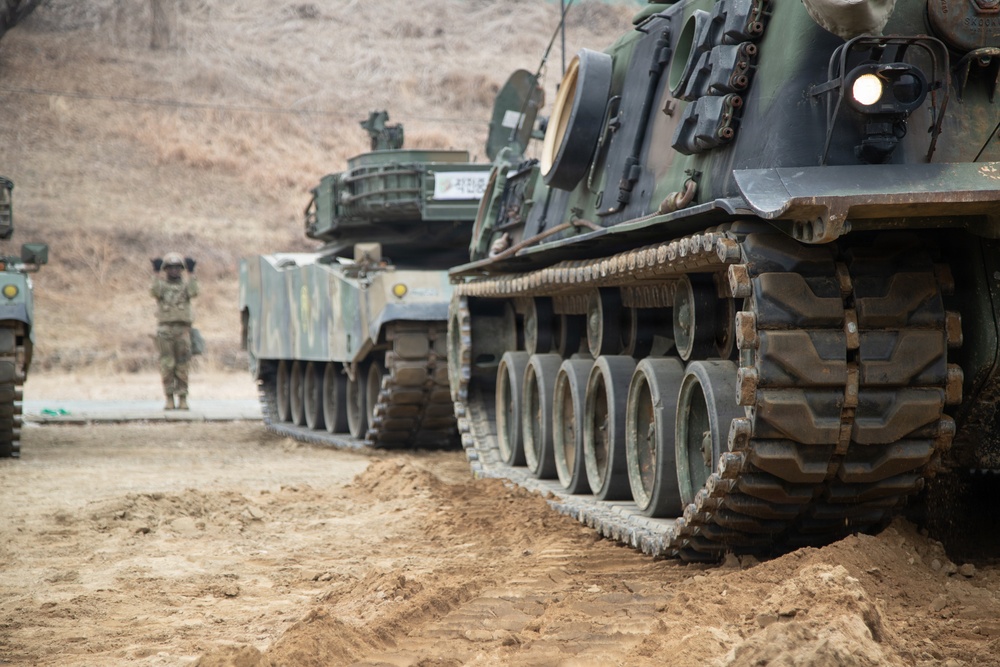 1-38 Field Artillery Regiment conducts vehicle recovery training with ROK partners