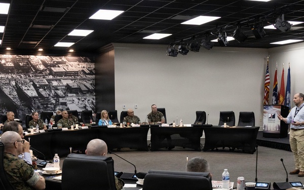 SMMC visits Ingalls Shipbuilding during SMMC Force Level Summit