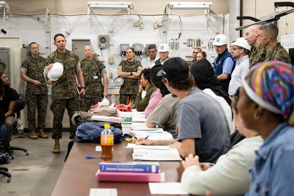 SMMC visits Ingalls Shipbuilding during SMMC Force Level Summit