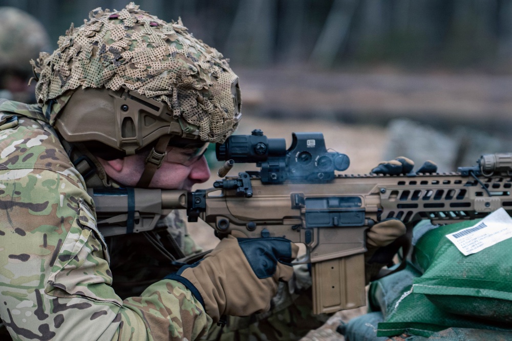 1-32 NCO's Test Next Generation Squad Weapons