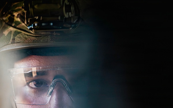EOD Technicians Practice Daytime Rappelling Techniques