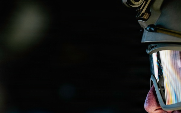 EOD Technicians Practice Daytime Rappelling Techniques