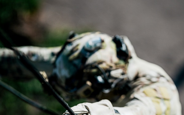 EOD Technicians Practice Daytime Rappelling Techniques