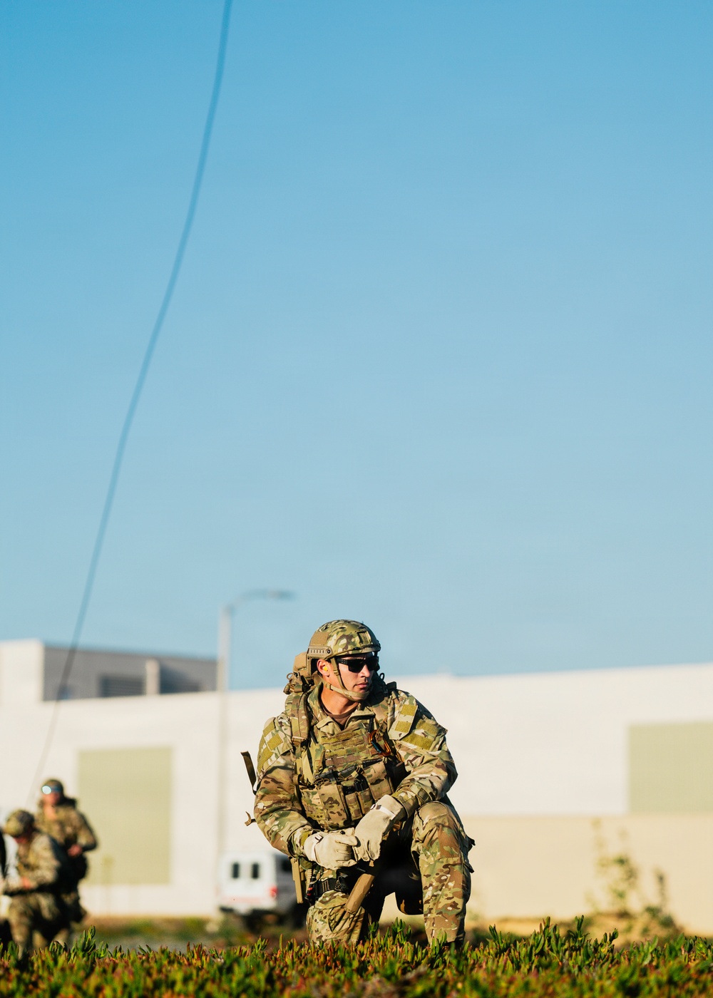 EOD Technicians Practice Daytime Rappelling Techniques