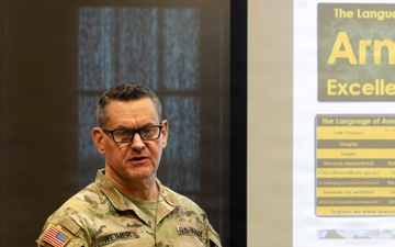 SMA Weimer visits West Point, speaks to NCOs, Cadets on focus areas, communication