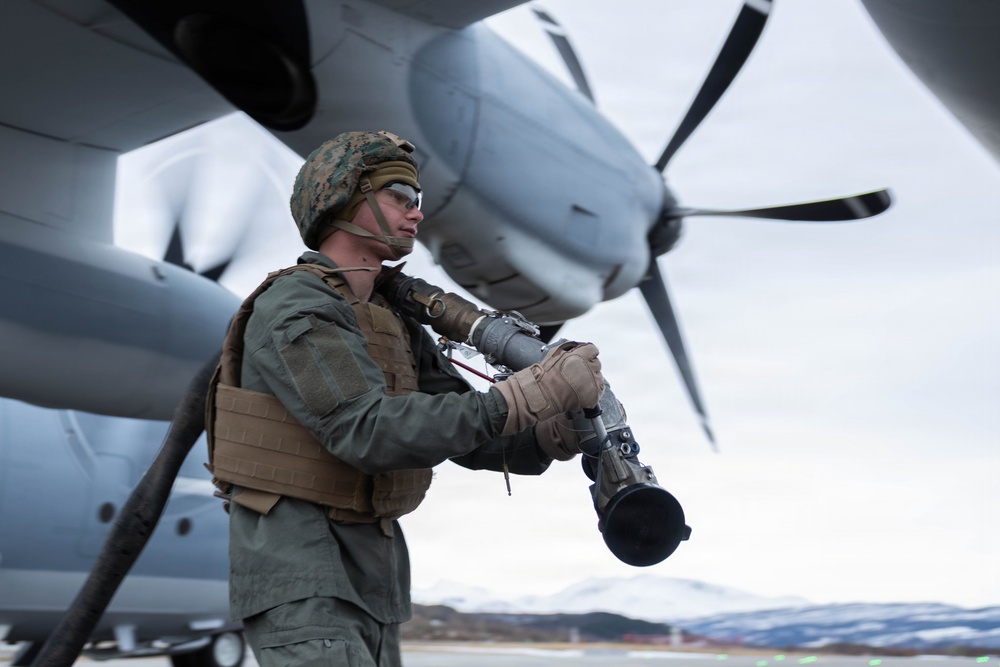 CORE26 | Air-to-air U.S. Marine Refuel Finnish F/A-18 Hornets over Arctic Circle
