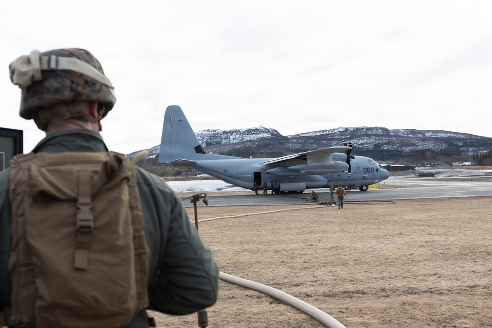 CORE26 | Air-to-air U.S. Marine Refuel Finnish F/A-18 Hornets over Arctic Circle