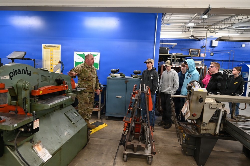 Metals Technology Shop Highlights Differences Between Civilian and Federal Careers for Students