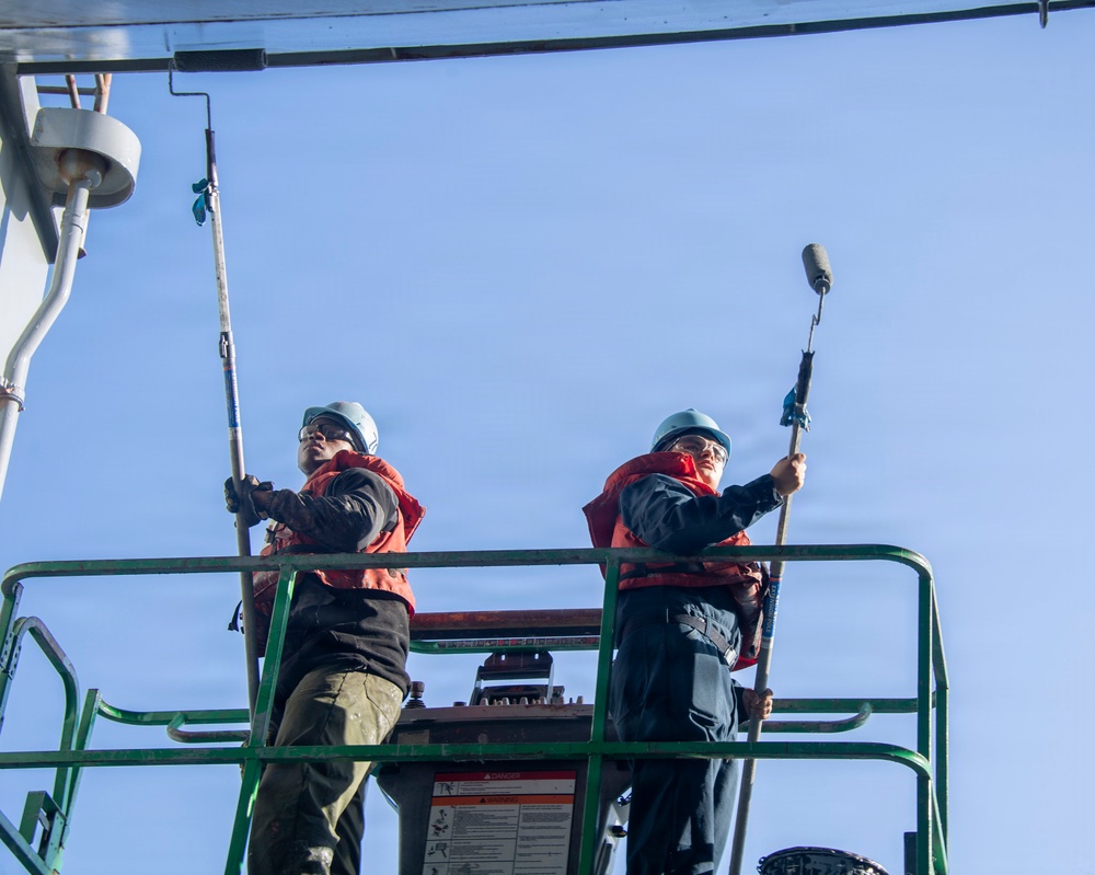 USS Carl Vinson (CVN 70) conducts routine operations