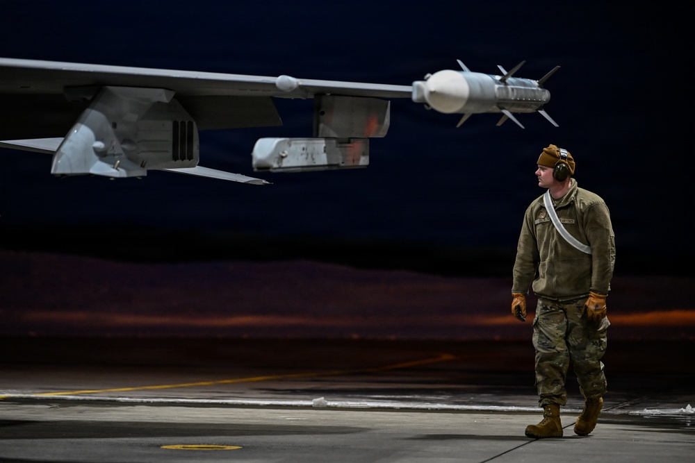 Minnesota Air National Guard conducts night flying operations
