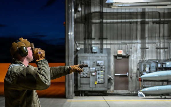 Minnesota Air National Guard conducts night flying operations