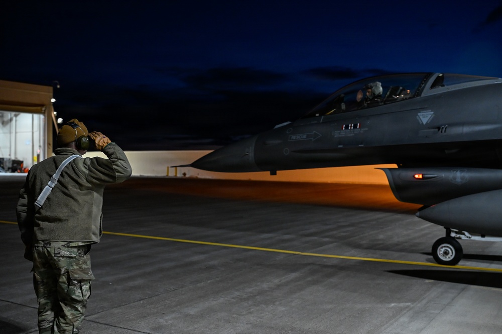Minnesota Air National Guard conducts night flying operations