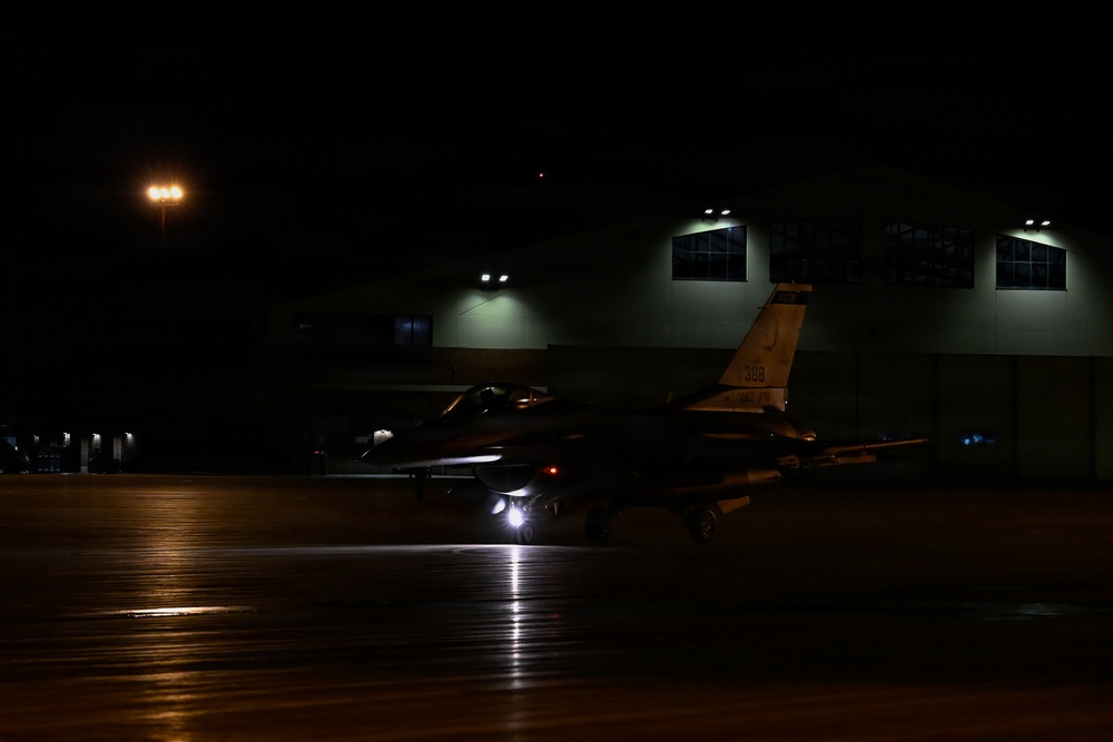 Minnesota Air National Guard conducts night flying operations