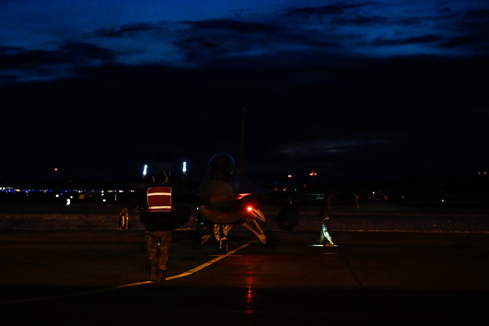 Minnesota Air National Guard conducts night flying operations
