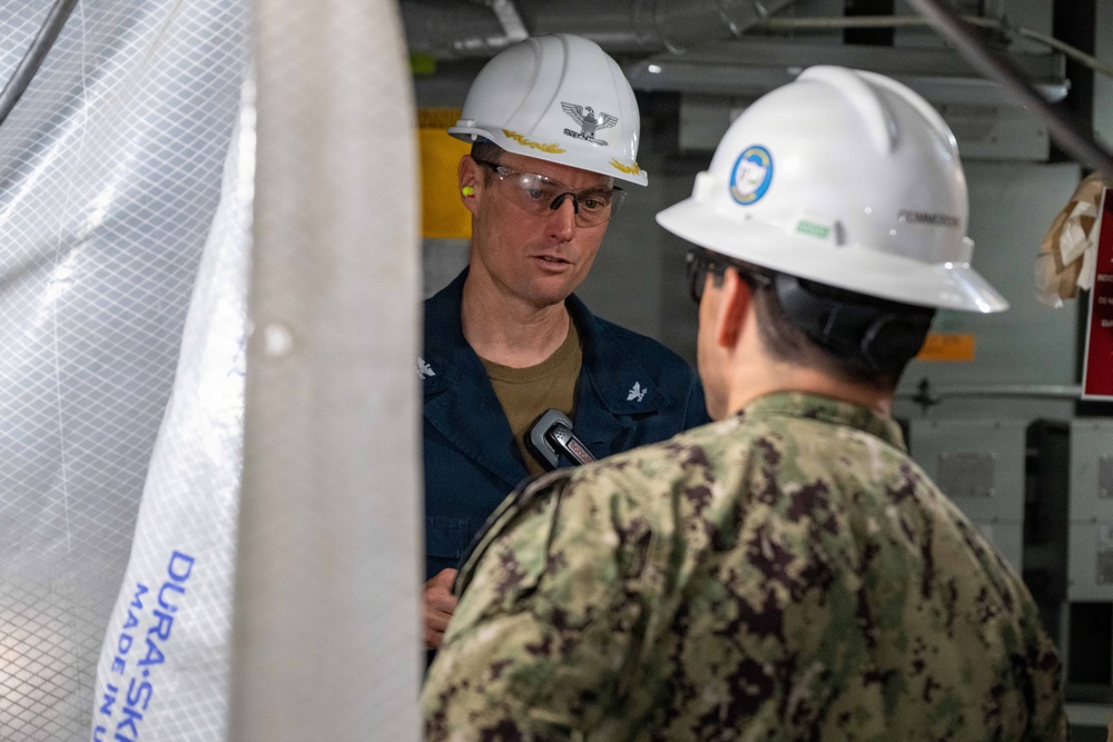 USS America (LHA 6) Hosts Amphibious Squadron 5 Commander