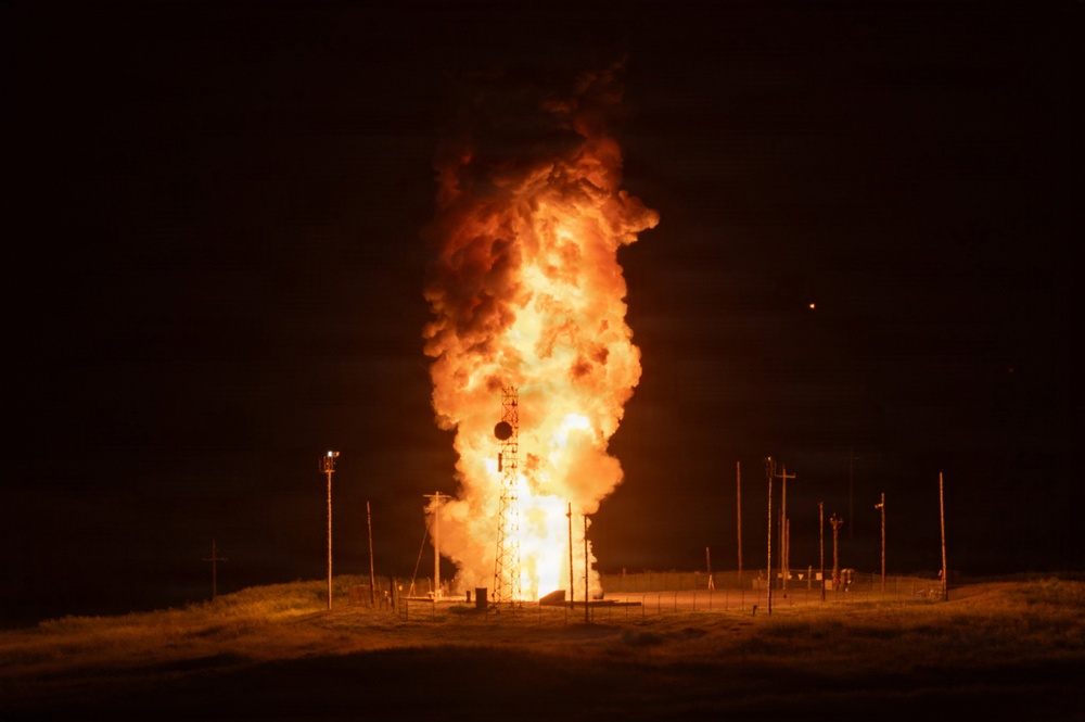 GT 255: ICBM Test Launch Verifies Multiple Reentry Vehicle and System Reliability