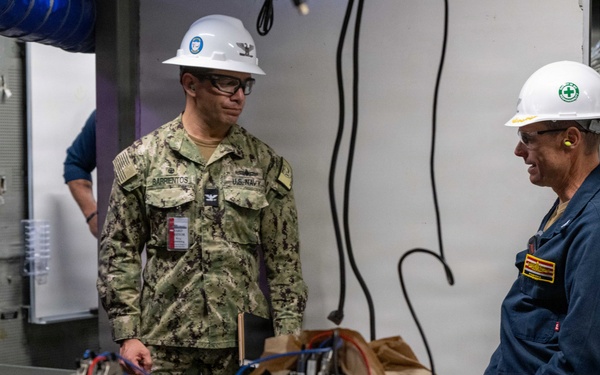 USS America (LHA 6) Hosts Amphibious Squadron 5 Commander