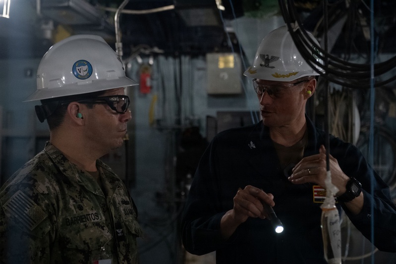 USS America (LHA 6) Hosts Amphibious Squadron 5 Commander