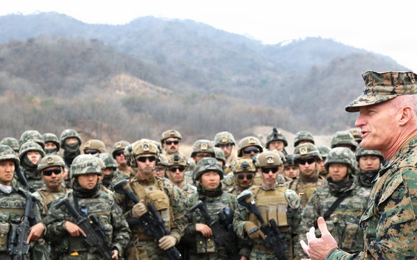 Republic of Korea Marine Corps Commandant, III MEF Commander visit Marines during Freedom Shield 26