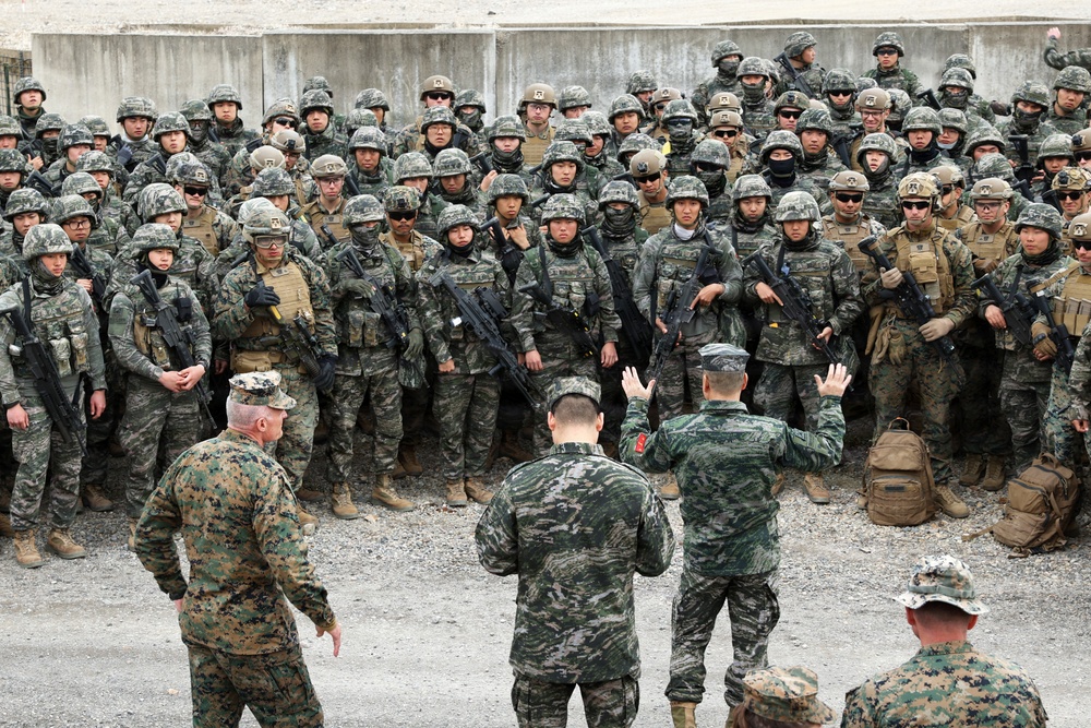 Republic of Korea Marine Corps Commandant, III MEF Commander visit Marines during Freedom Shield 26