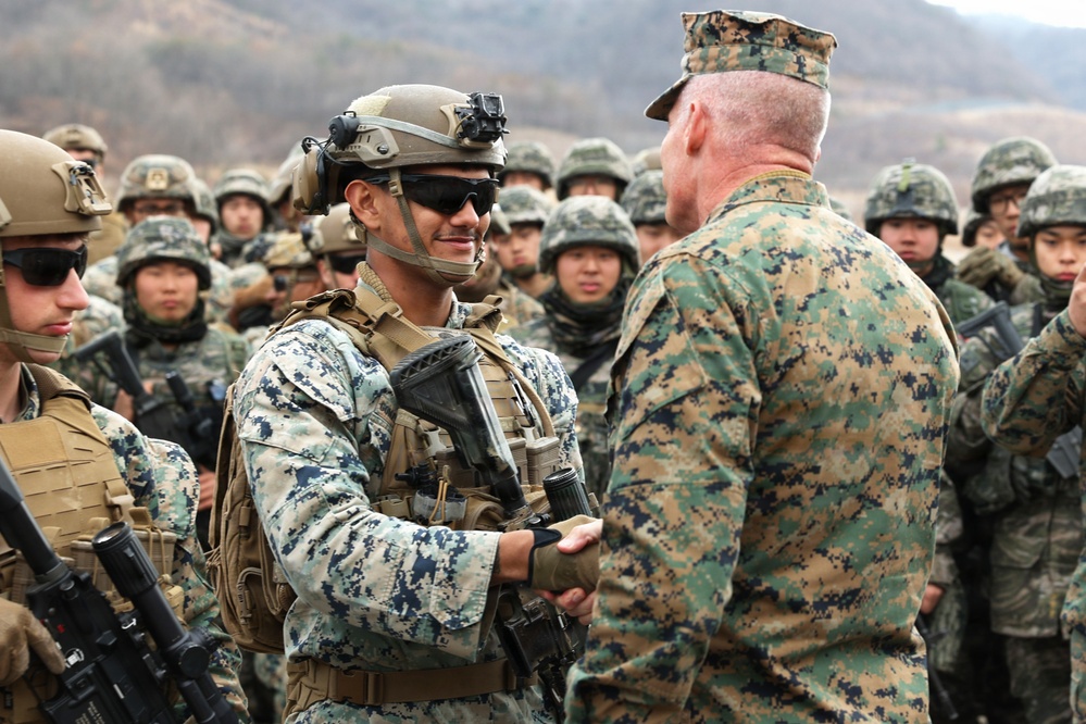 Republic of Korea Marine Corps Commandant, III MEF Commander visit Marines during Freedom Shield 26