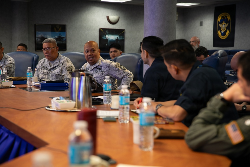 U.S. 7th Fleet hosts Philippine Navy for Staff Talks
